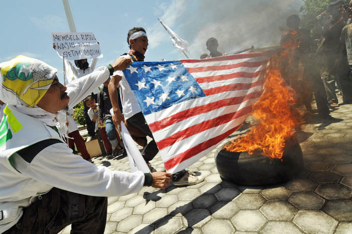 「冒涜者に死の制裁を」米大使館抗議を呼び掛け　イスラム強硬派バアシル師 