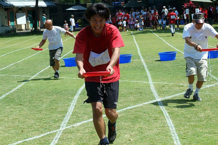 リレー、玉入れに歓声　バリ日本人会運動会