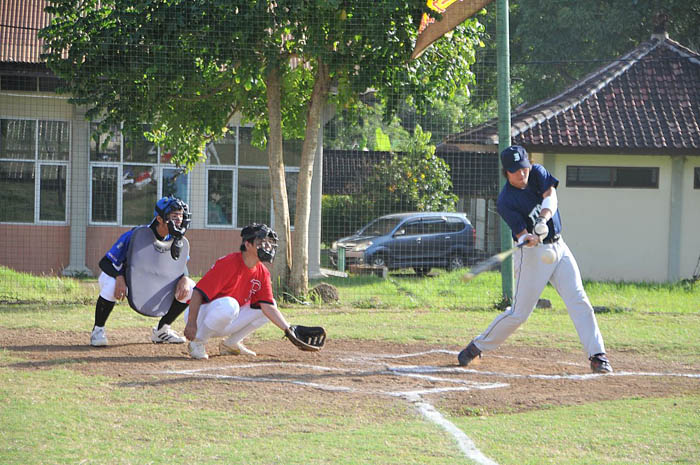 バリがサッカー初優勝　３都市スポーツ大会　健闘たたえ交流深める