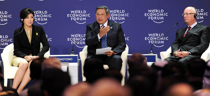 「地域の成長引っ張る」　ＷＥＦ東アジア会議出席　ユドヨノ大統領　インラック首相と会談も