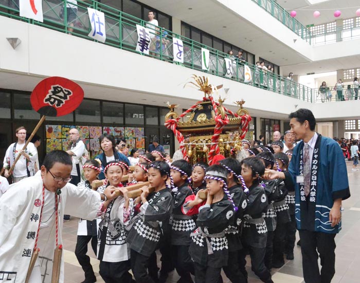 学びやに元気な声響く　小、中1000人超が交流　ＪＪＳフェスティバル 