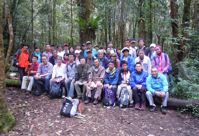 グデ山に挑戦　歩く会８０人 