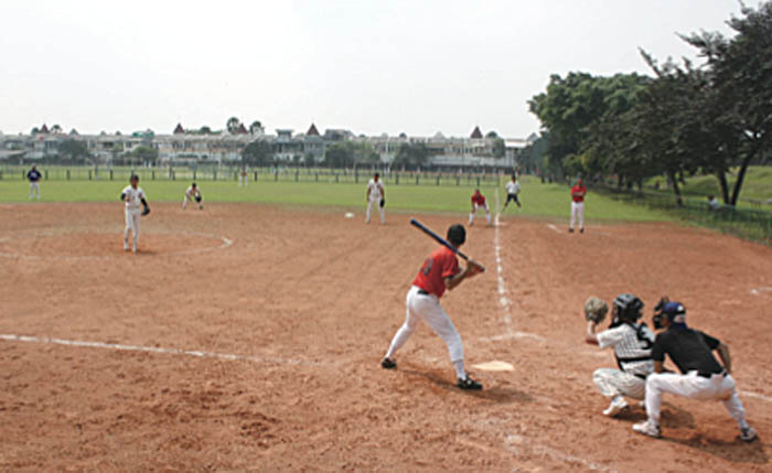 【ＪＪＣソフトボール開幕特集】　６４０人が熱戦　一投一打に一喜一憂　２０１２年度前期大会が開幕