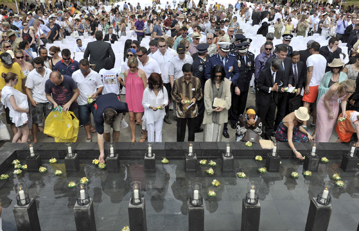 バリ島テロから１０年　追悼式典に遺族ら参列　「テロと戦う勇気与えた」