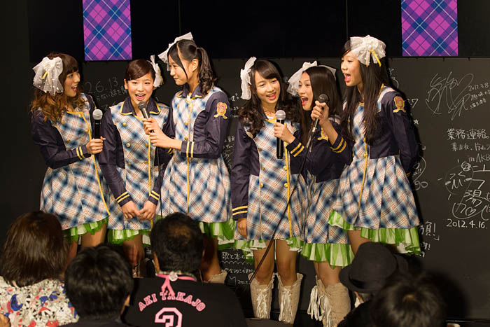 「ジャカルタに来て」　ＪＫＴ４８の６人　秋葉原でトークショー