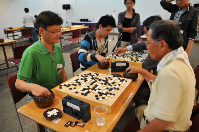 ４カ国の棋士が熱戦　国際交流基金が囲碁大会　団体戦、イが制す　「ヒカル」世代、力発揮