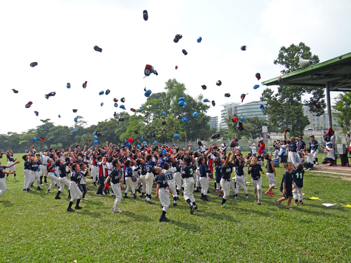 １２歳以下の部で優勝飾る ＪＪＣリトルリーグ マの大会に５０人参加