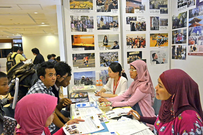 キュートジャポンが留学フェア　ジャカルタ、バンドンで初開催　イの留学生増加を目指す