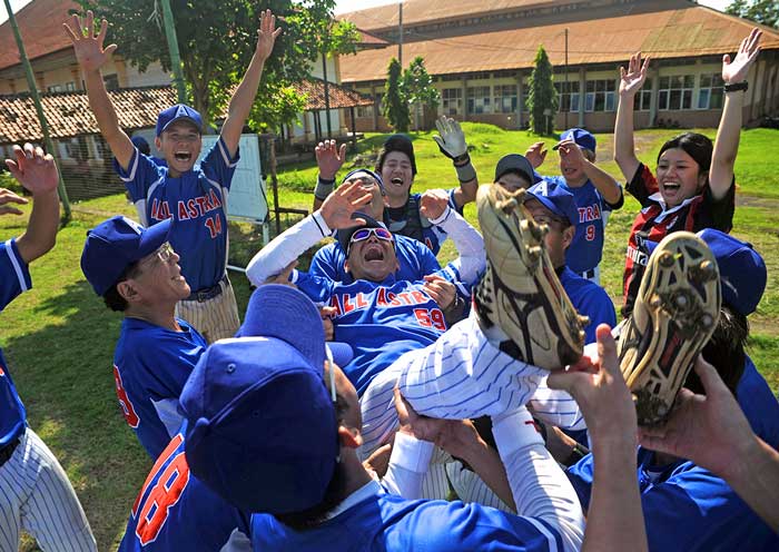 【３都市バリ・スポーツ大会】　ジャカルタ、堅守で優勝　ソフトボール