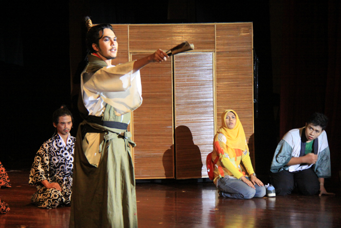 信長と戯れる　ｅｎ塾公演「バックトゥザ戦国！」　来年日本公演へ