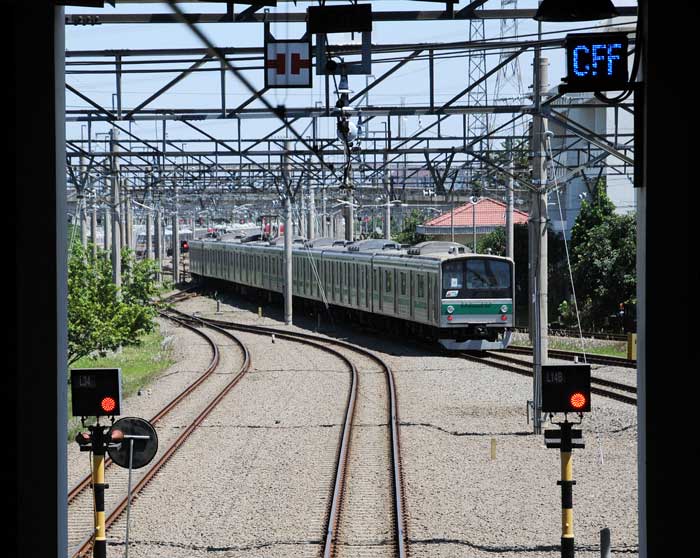 「再出発」へ試運転　埼京線の中古列車　西ジャワ州デポック 