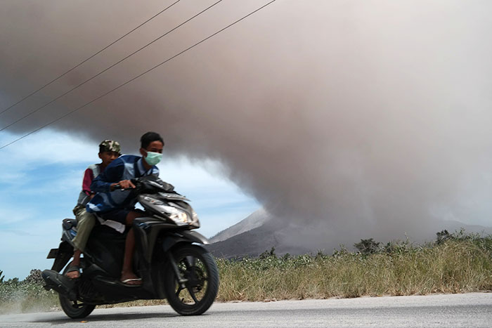 禁止区域の警備強化　シナブン山噴火で国軍