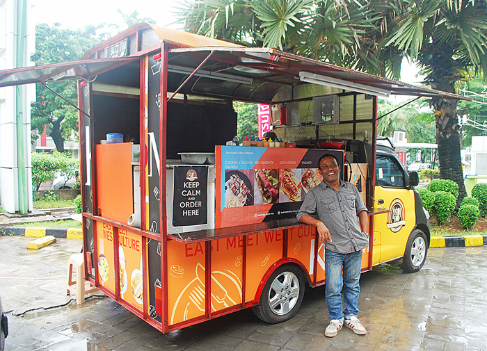 移動販売車で起業を　ダイハツが料理フェス