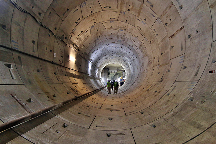 【ＭＲＴ建設　大都会の地下から（中）】初のトンネルに自負　日本への技術研修も