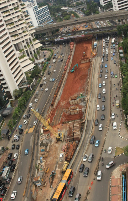 【ＭＲＴ建設　大都会の地下から（下）】地下だけ開通できず　高架下は難航、豪雨で中断も