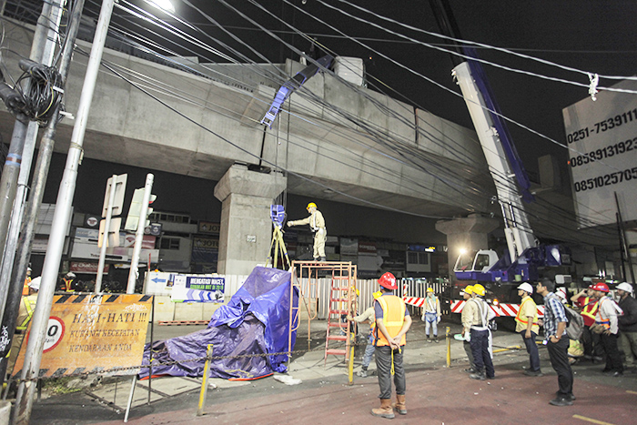 塀が落下、１人けが　ＭＲＴ建設工事　南ジャカルタブロックＡ駅