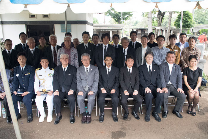 先人しのび慰霊祭　ＪＪＣ　石井大使ら３０人参列