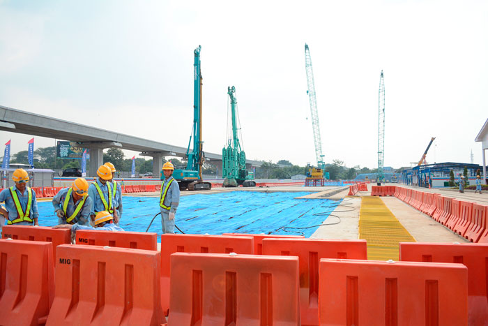 中国鉄路社長が視察　バンドン高速鉄道　ハリムのトンネル工事