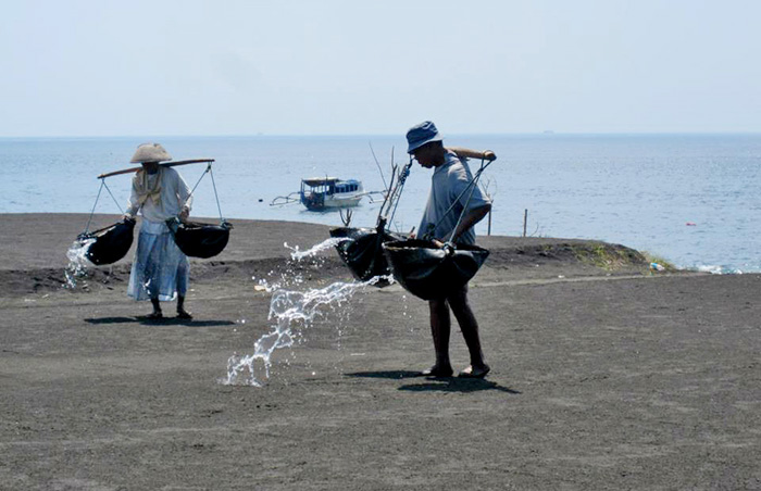 海水をまく