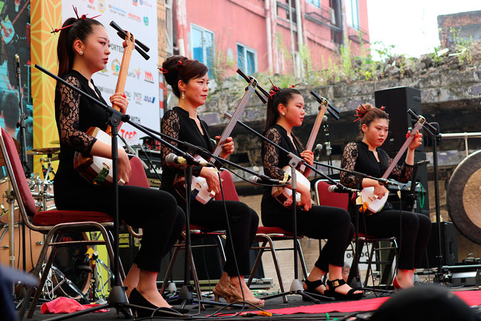 親子で奏でる津軽の音　縁日祭　女性４人、イで初演奏