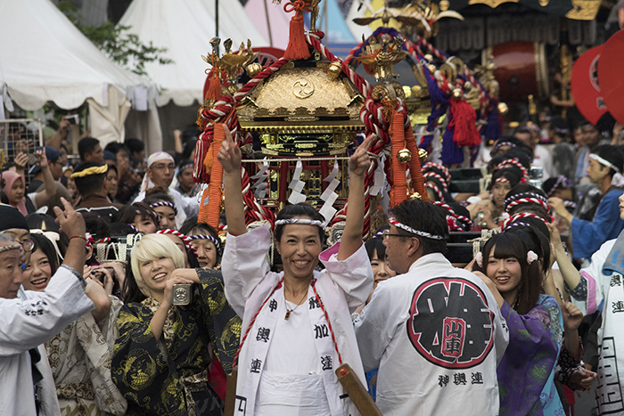 節目へ情熱燃やす　ブロックＭ縁日祭　９回目で会場拡大