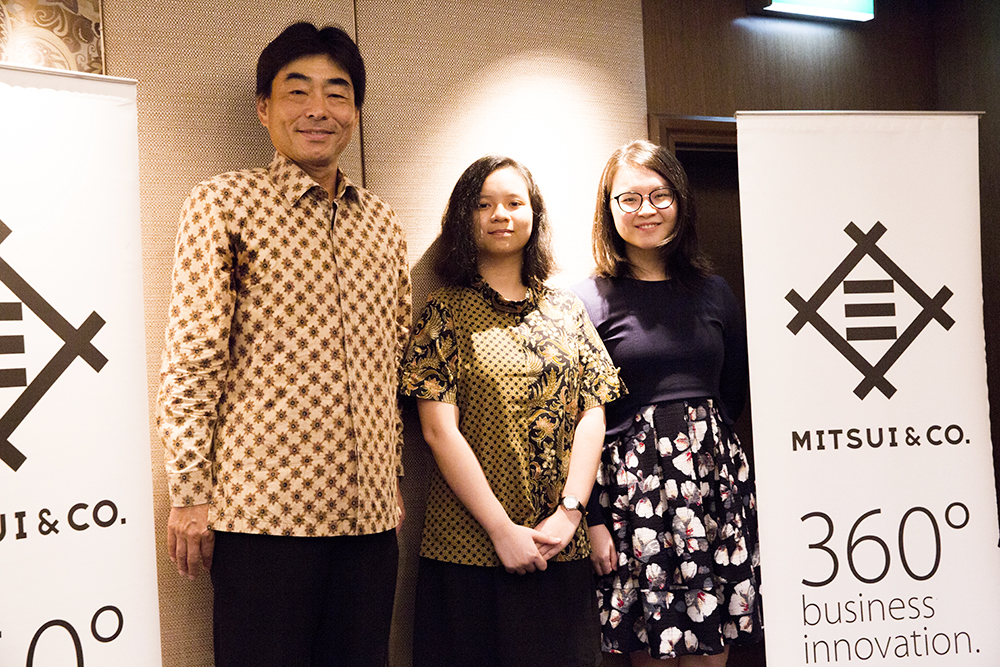 奨学生２人の壮行会　三井物産奨学基金