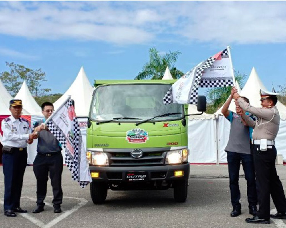 安全運転コンテスト　全国から20人参加　日野