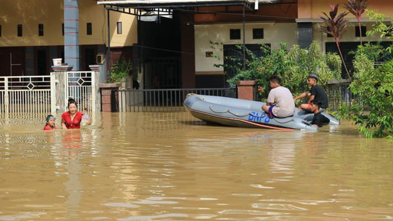 サマリンダで洪水