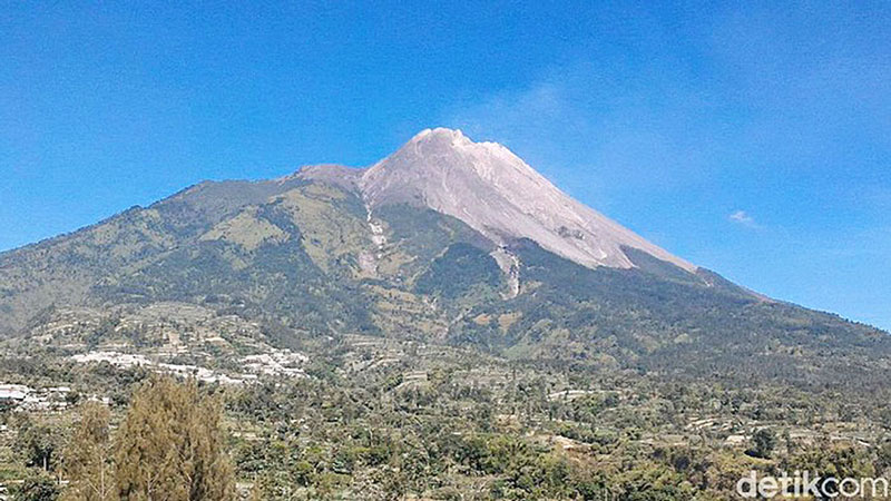 ムラピ山警戒引き上げ 活火山、　「シアガ」に