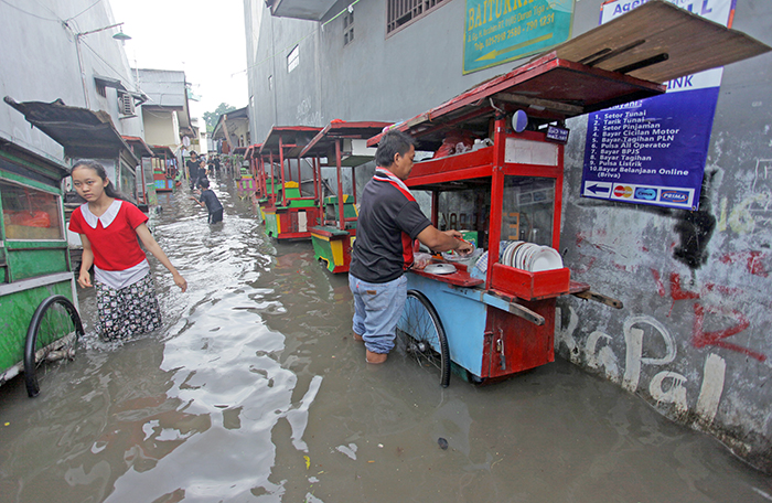 ▼ジャカルタで住宅地に浸水