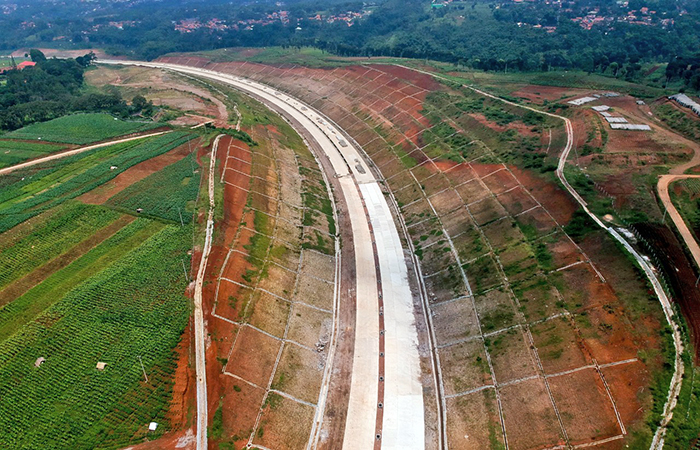 21年末の完成目指す　チスムダウ高速道