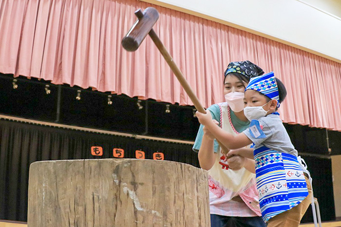 ２年ぶりに餅つき会実現　ＪＪＳ幼稚部　来年はミュージカルを