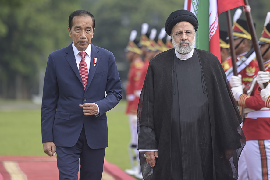 ▼イラン大統領、訪イ