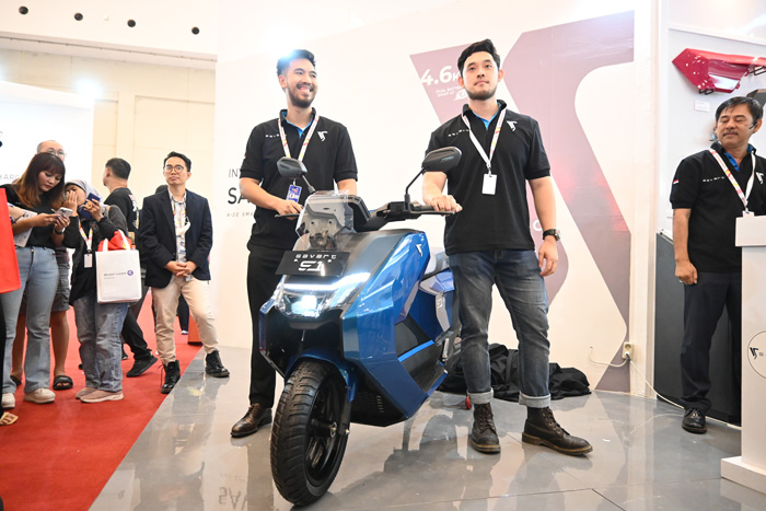 二輪車展示会が開幕　 52ブランド　電動バイク「サバール」初出展