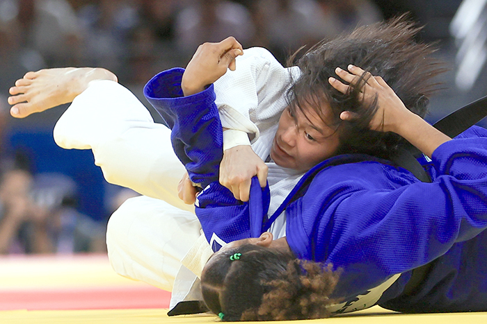 女子柔道で悲願の勝利 　日イの二人三脚実る　ラニ選手と安斎さん　パリ五輪