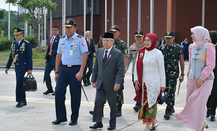 副大統領、ラオスへ出発　ＡＳＥＡＮ首脳会議に出席