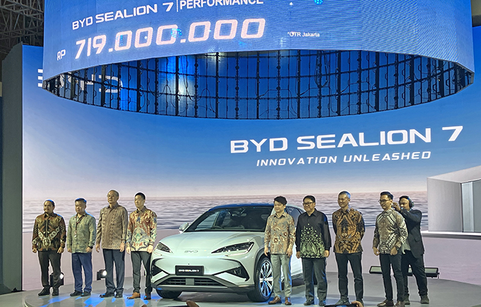 ＢＹＤ、東南アジアで攻勢　シンガポールで新車販売首位　ＩＩＭＳで新車発表、カンボジアでも年末に生産開始