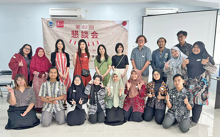 ＥＪＪＣ、日イ伝統ゲームで交流促進　会員と地元学生で