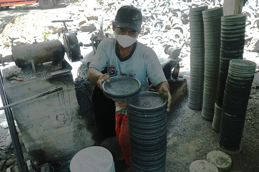 ▼チョベッづくり　原料不足で苦境