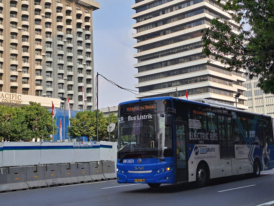 ▼トランスジャカルタ値上げ検討