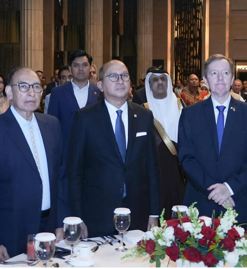 ▼投資相、アルジェリア革命式典出席