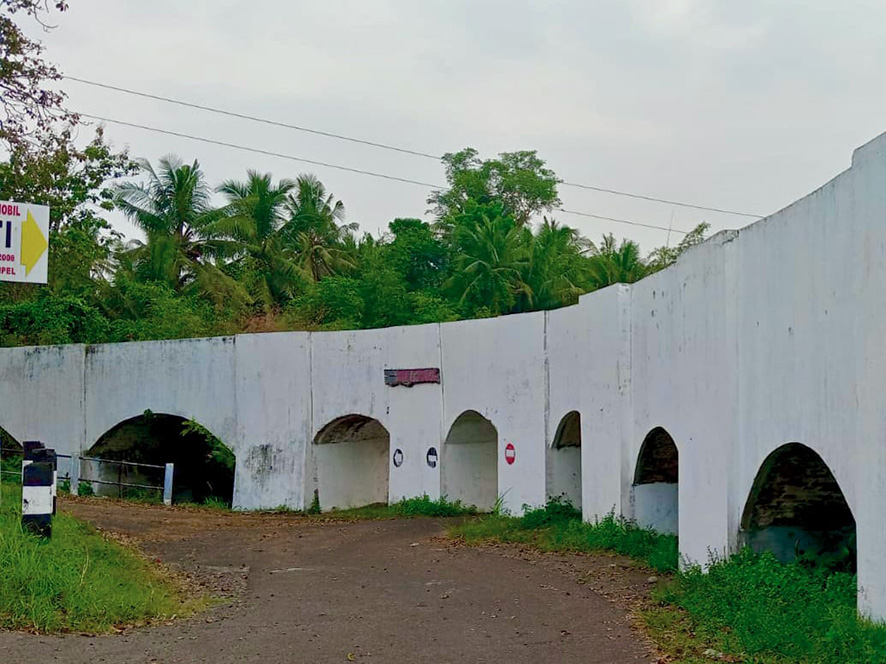 中部ジャワに残る灌漑の知恵　ブク・レンテン水道橋とマタラム運河