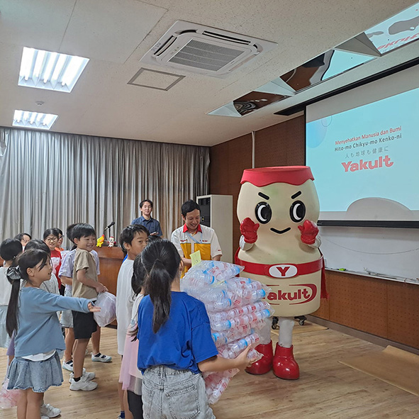 ヤクルト環境学習　アップサイクリング、ＪＪＳで730人参加