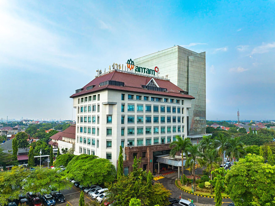 アネカ・タンバン社長交代　5か月で交代、人事刷新を明示