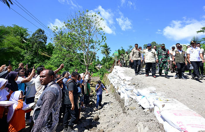 【10大ニュース・2025年】スマトラ大洪水死者千人超　政府は仮設住宅建設を加速