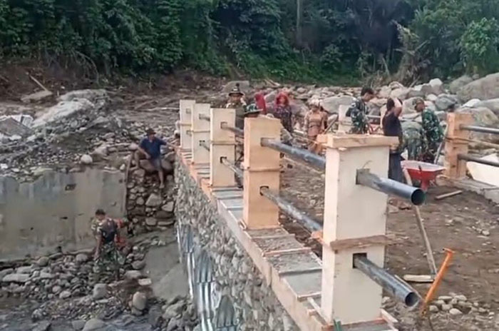 ▼パダンシディンプアンの橋