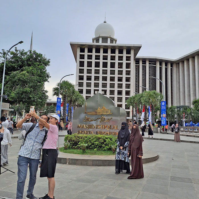 ▼イスティクラルでセルフィー